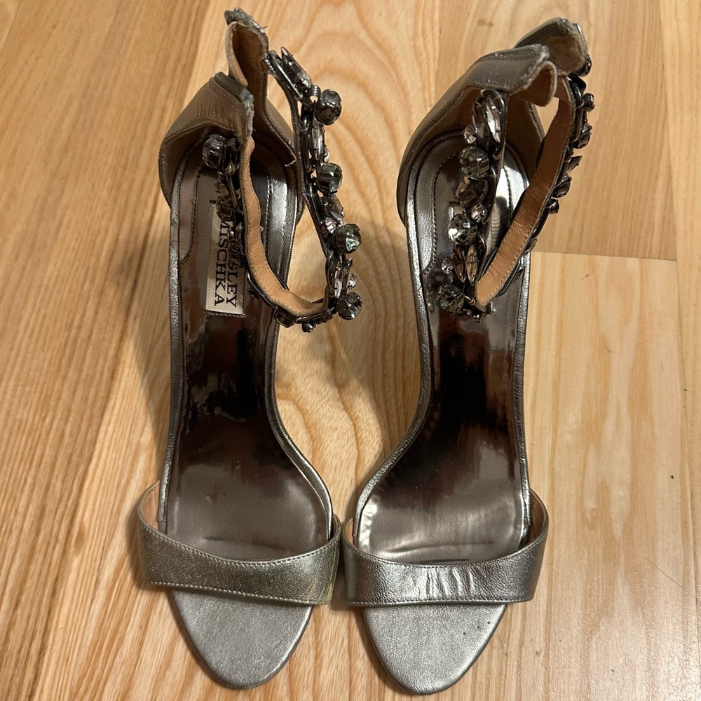 8.5 / EUC Badgley Mischka Stiletto Sandal Gemstone Embellished Gun Metal 3.5"